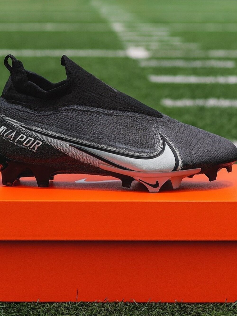 Size 13 WIDE - Nike Vapor Edge Elite 360 Flyknit Football Cleat CV6317-001 NEW